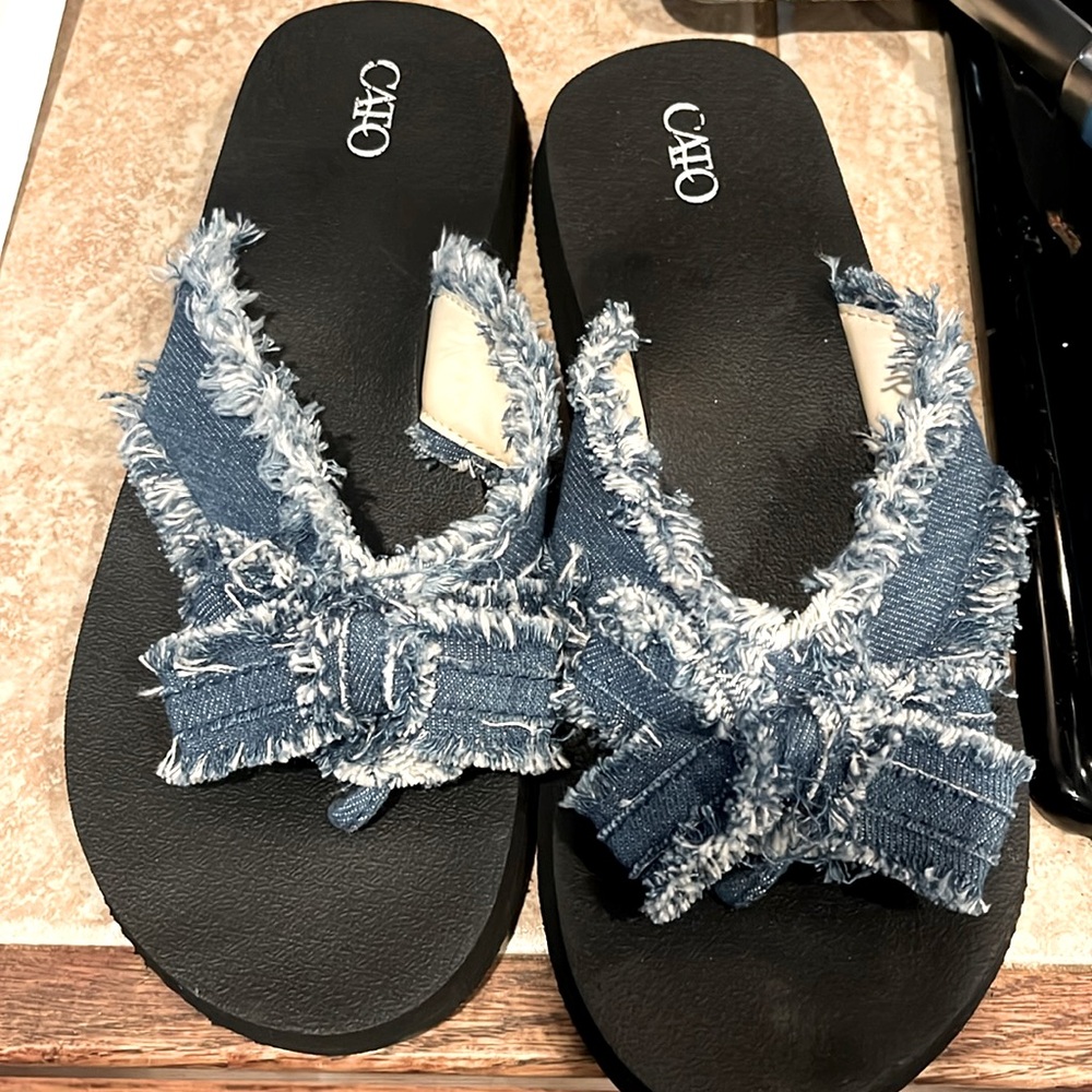 Cato women’s blue jean flip flops